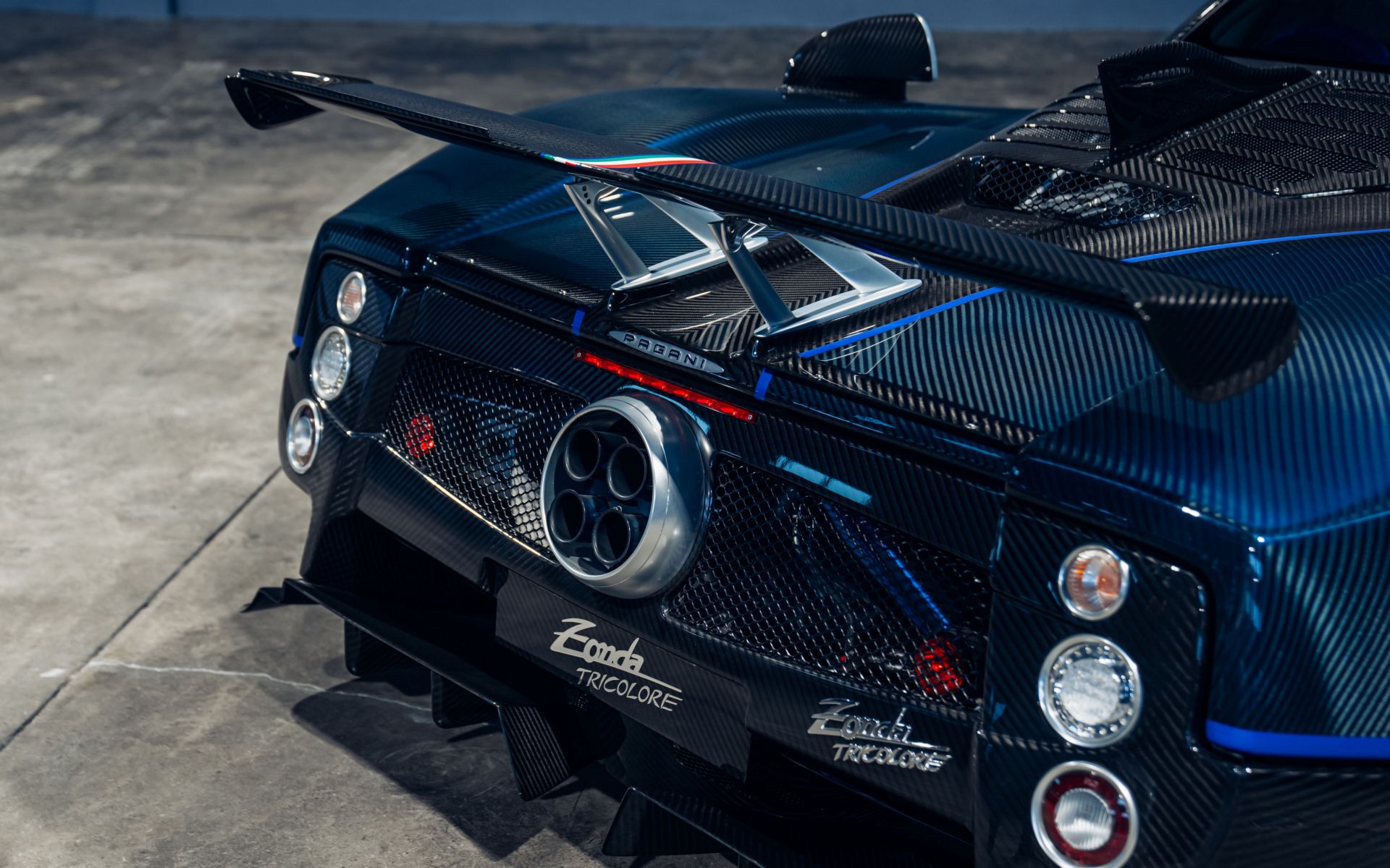 2011-Pagani-Zonda-Tricolore_1310669