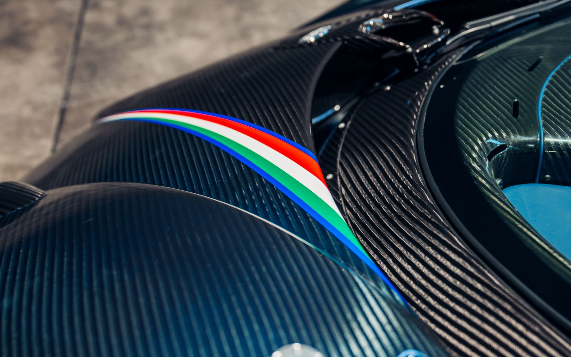 2011-Pagani-Zonda-Tricolore_1310680