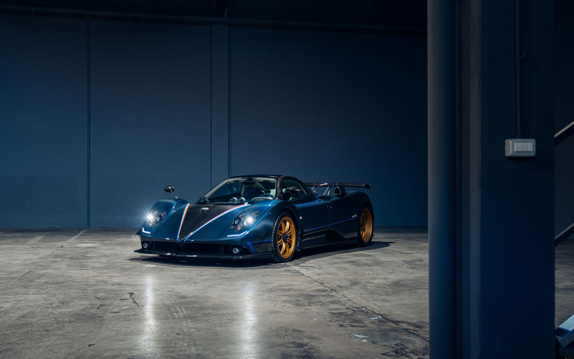 2011-Pagani-Zonda-Tricolore_1310682