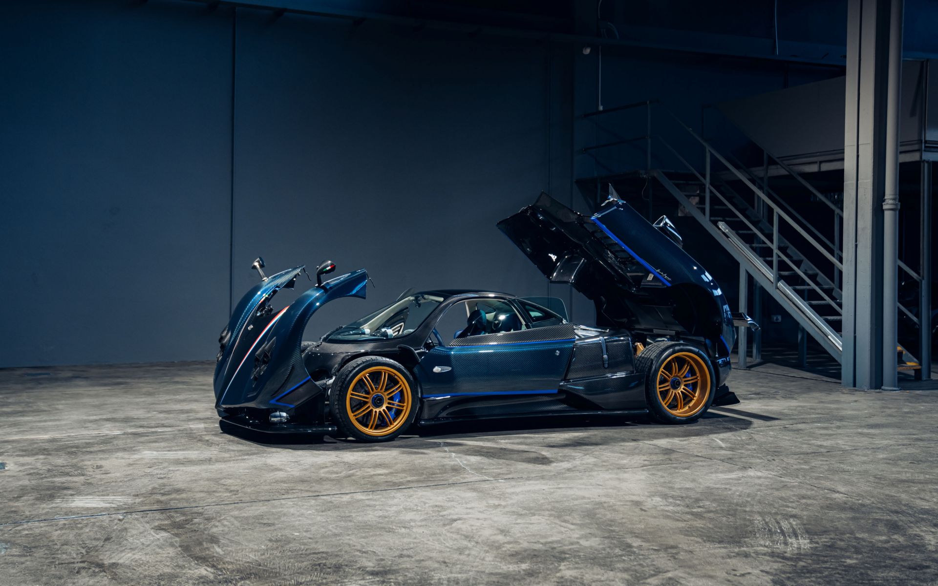 2011-Pagani-Zonda-Tricolore_1310683