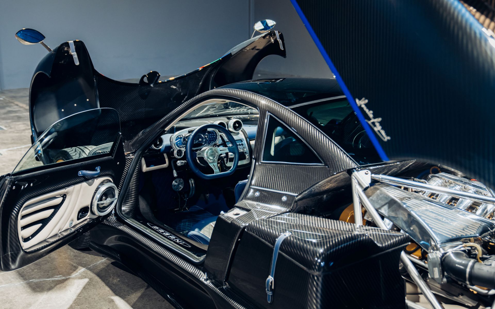 2011-Pagani-Zonda-Tricolore_1310687