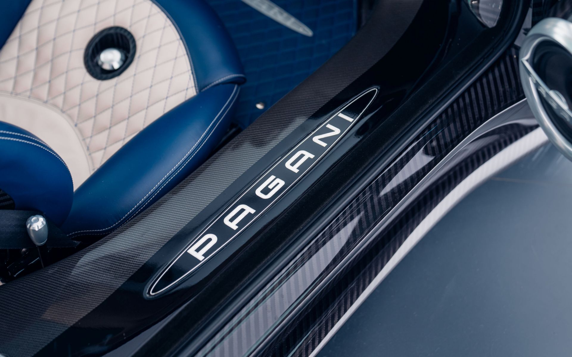 2011-Pagani-Zonda-Tricolore_1310691