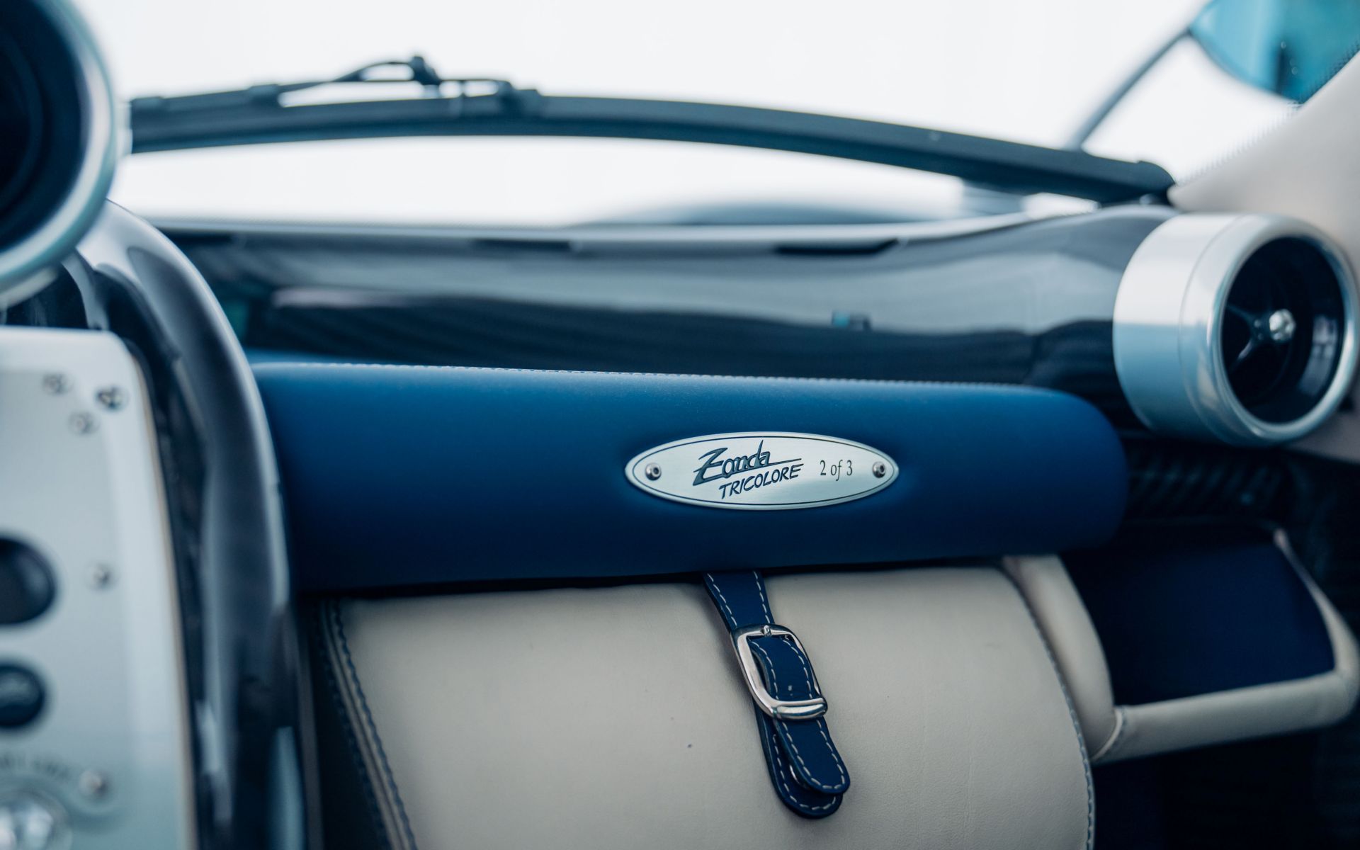 2011-Pagani-Zonda-Tricolore_1310699