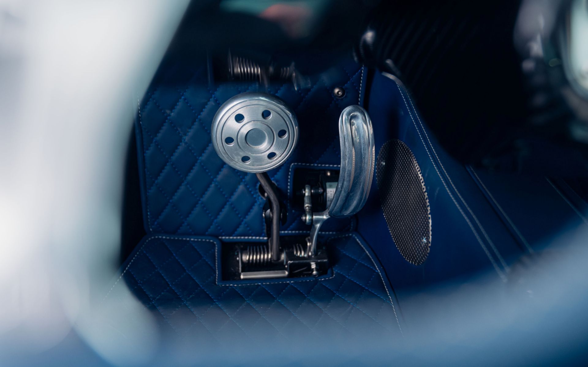 2011-Pagani-Zonda-Tricolore_1310701