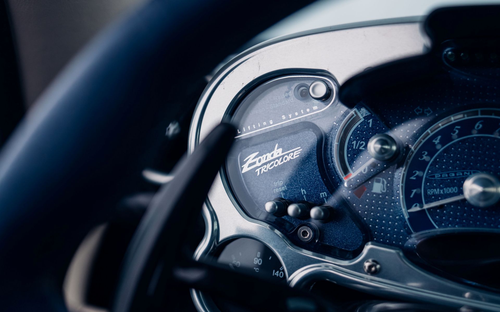 2011-Pagani-Zonda-Tricolore_1310703