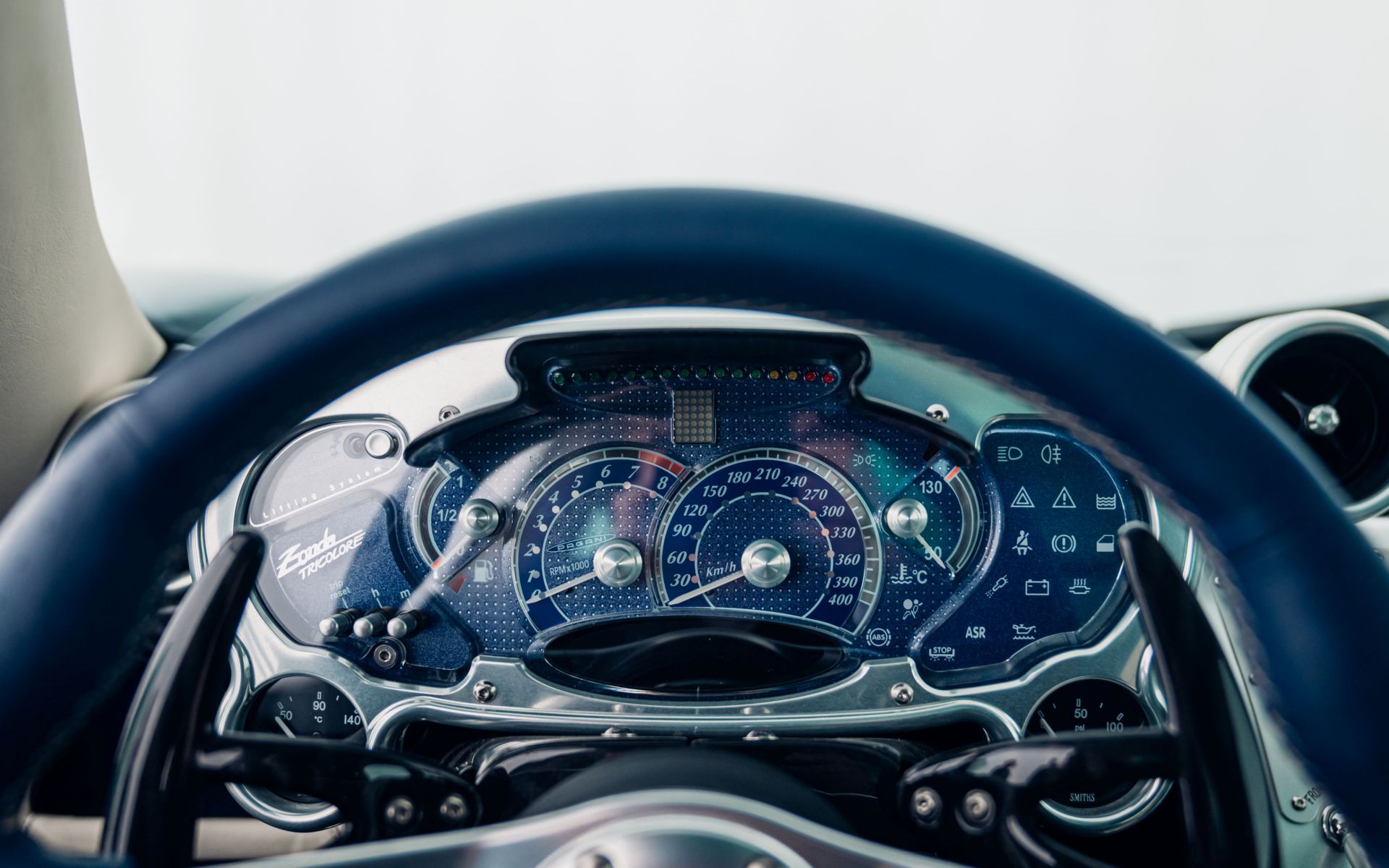2011-Pagani-Zonda-Tricolore_1310706