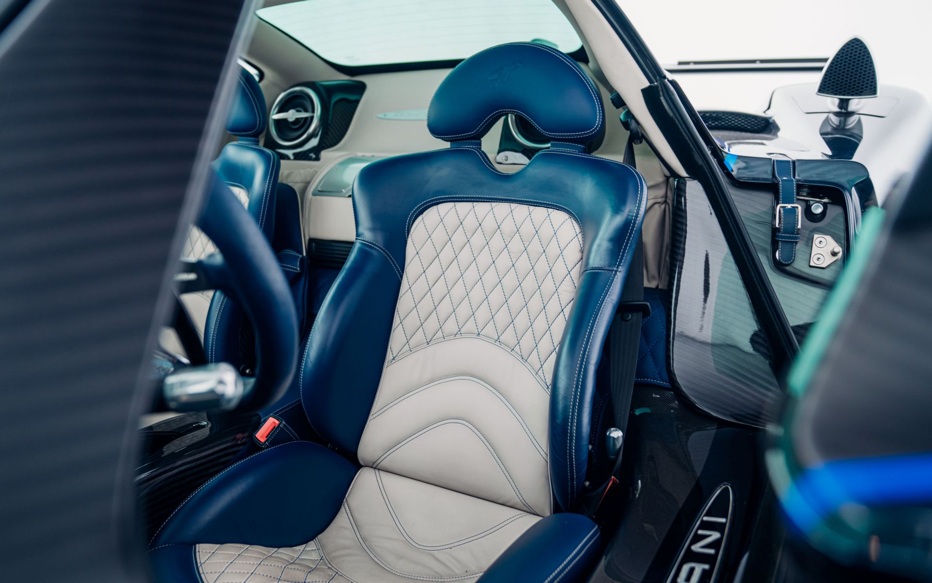 2011-Pagani-Zonda-Tricolore_1310707