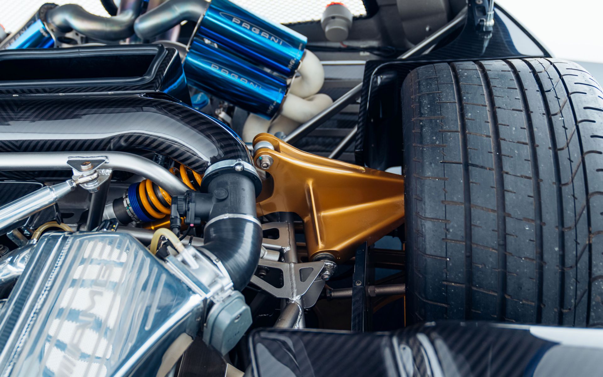 2011-Pagani-Zonda-Tricolore_1310717