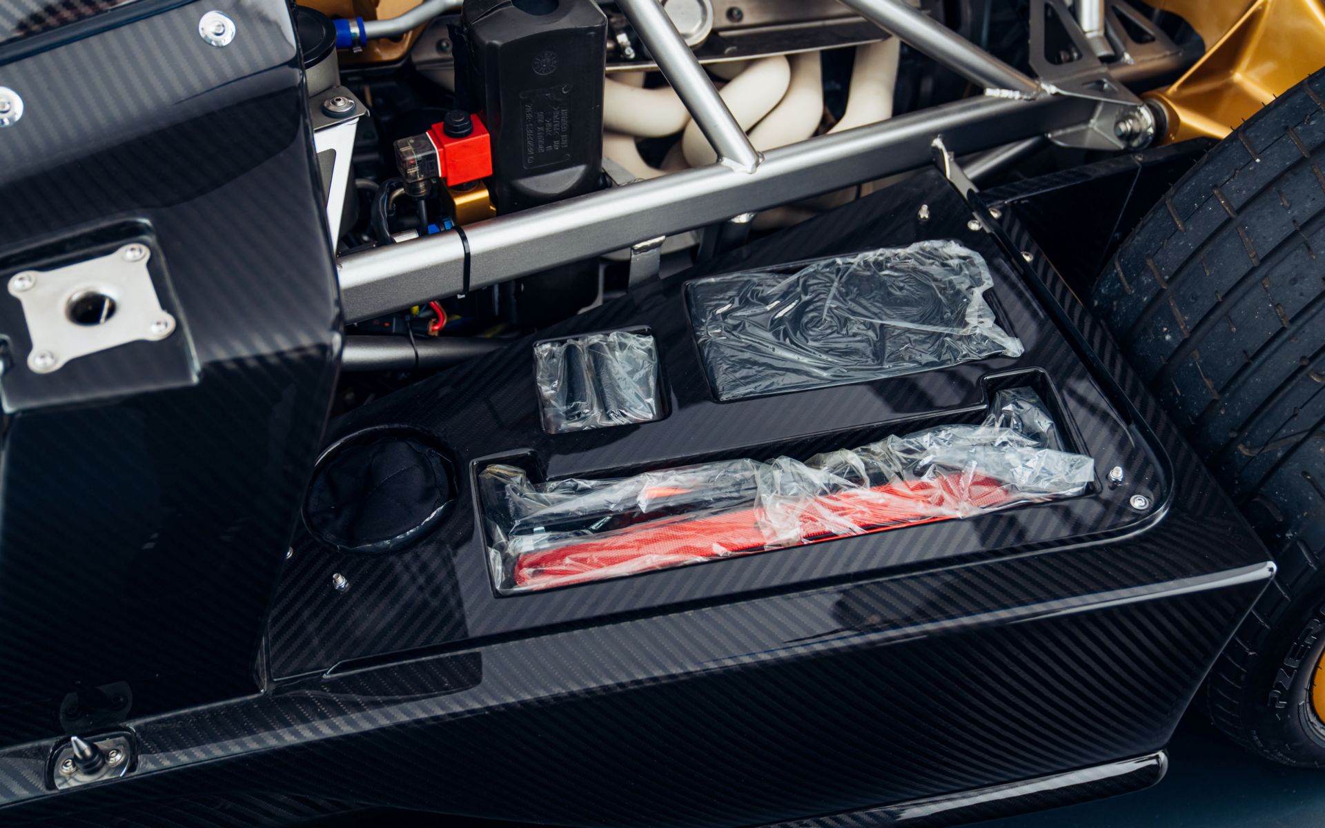 2011-Pagani-Zonda-Tricolore_1310722