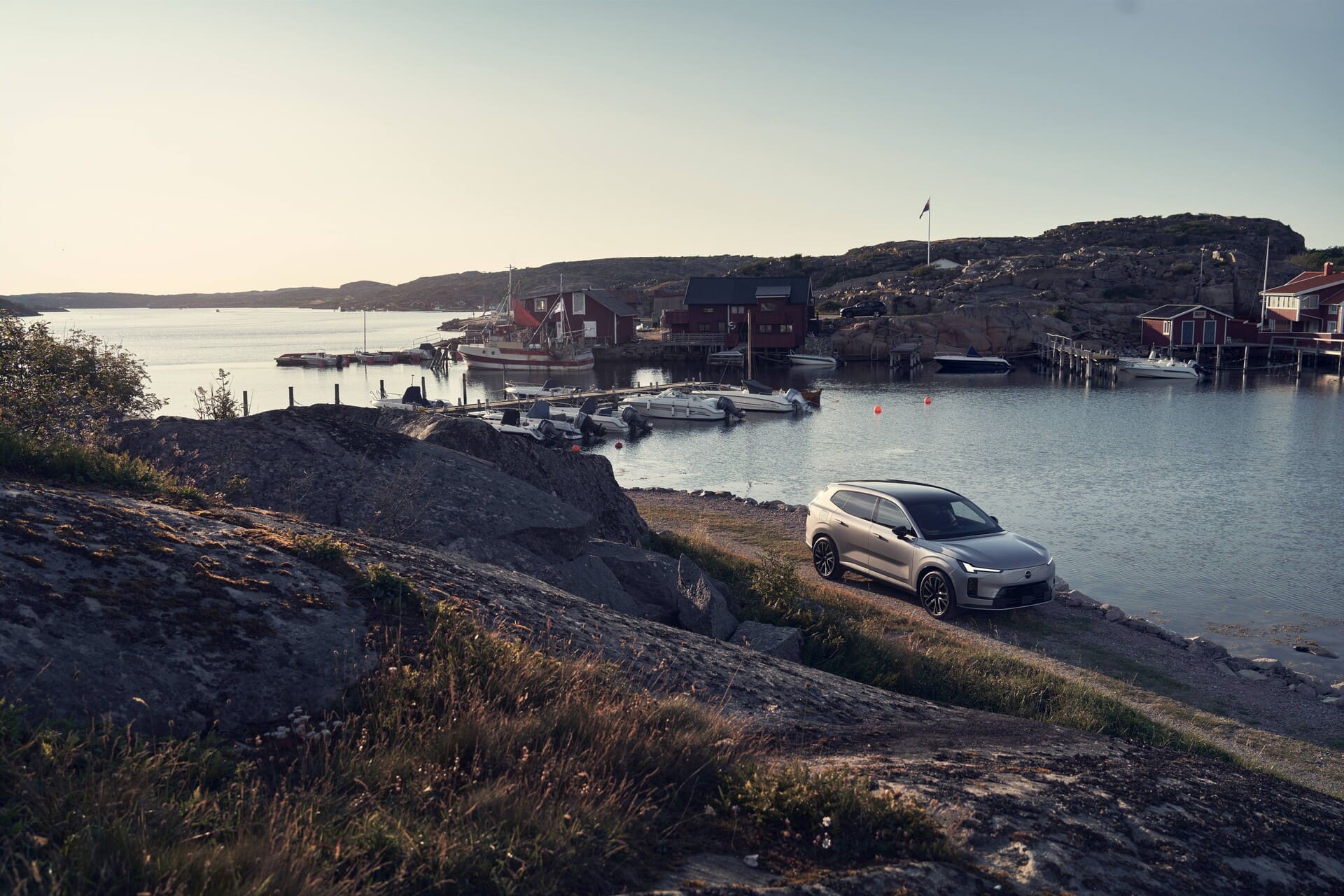 352162_Volvo_Cars_reveals_the_new_XC70_a_plug-in_hybrid_for_every_journey