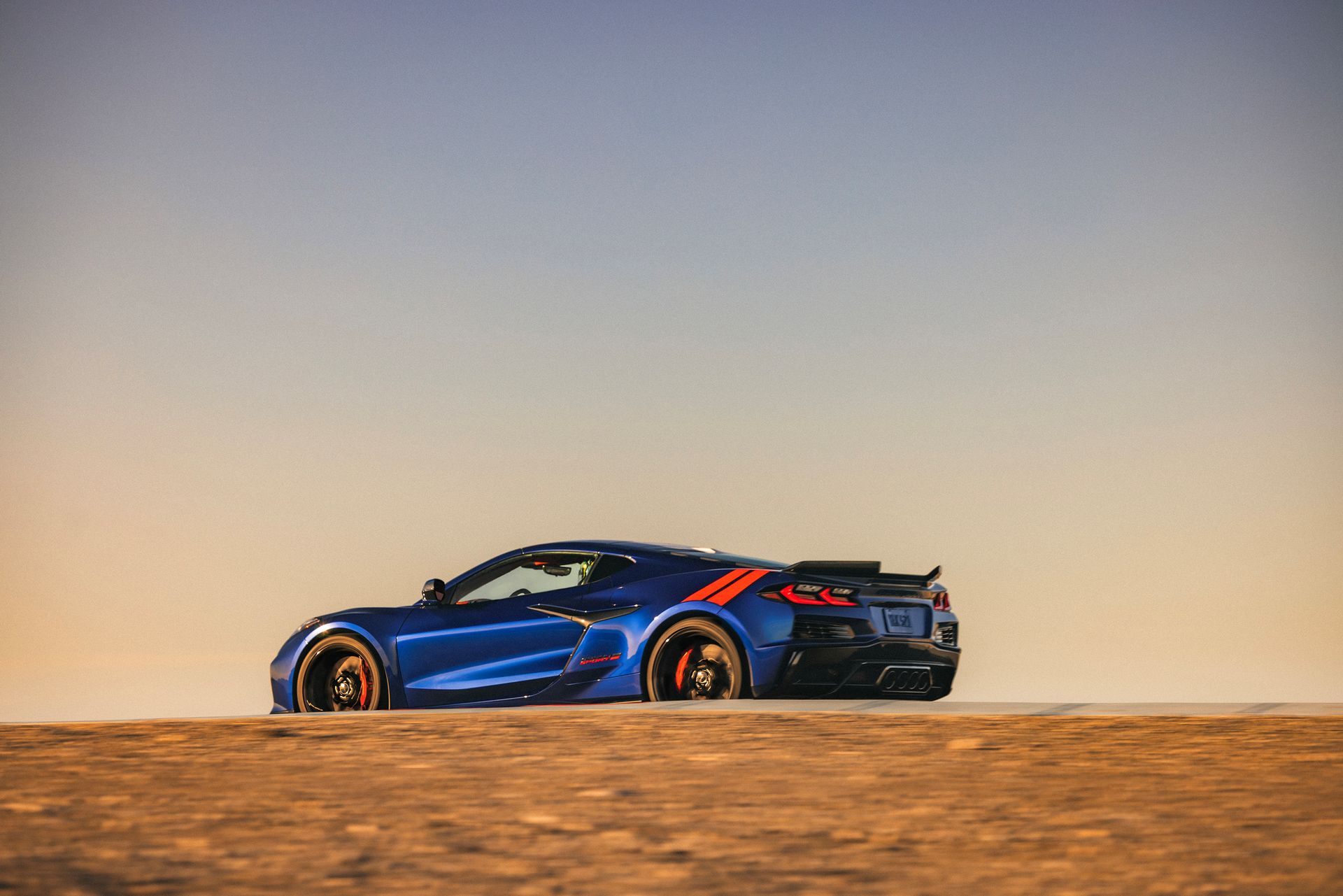 Chevrolet-Corvette-Grand-Sport-and-Grand-Sport-X-6