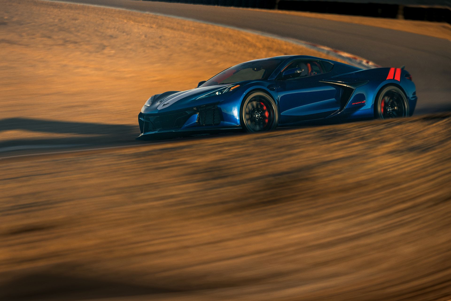 Chevrolet-Corvette-Grand-Sport-and-Grand-Sport-X-8
