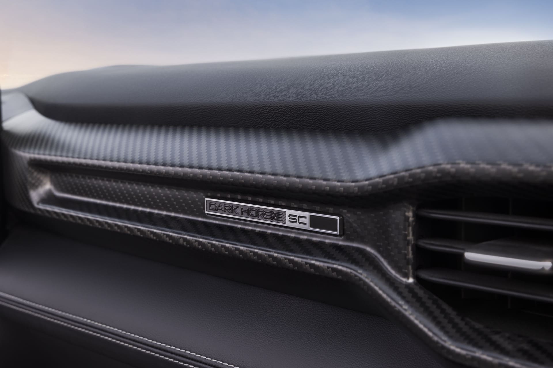 Ford_Mustang_Dark_Horse_SC_Convertible_7_128