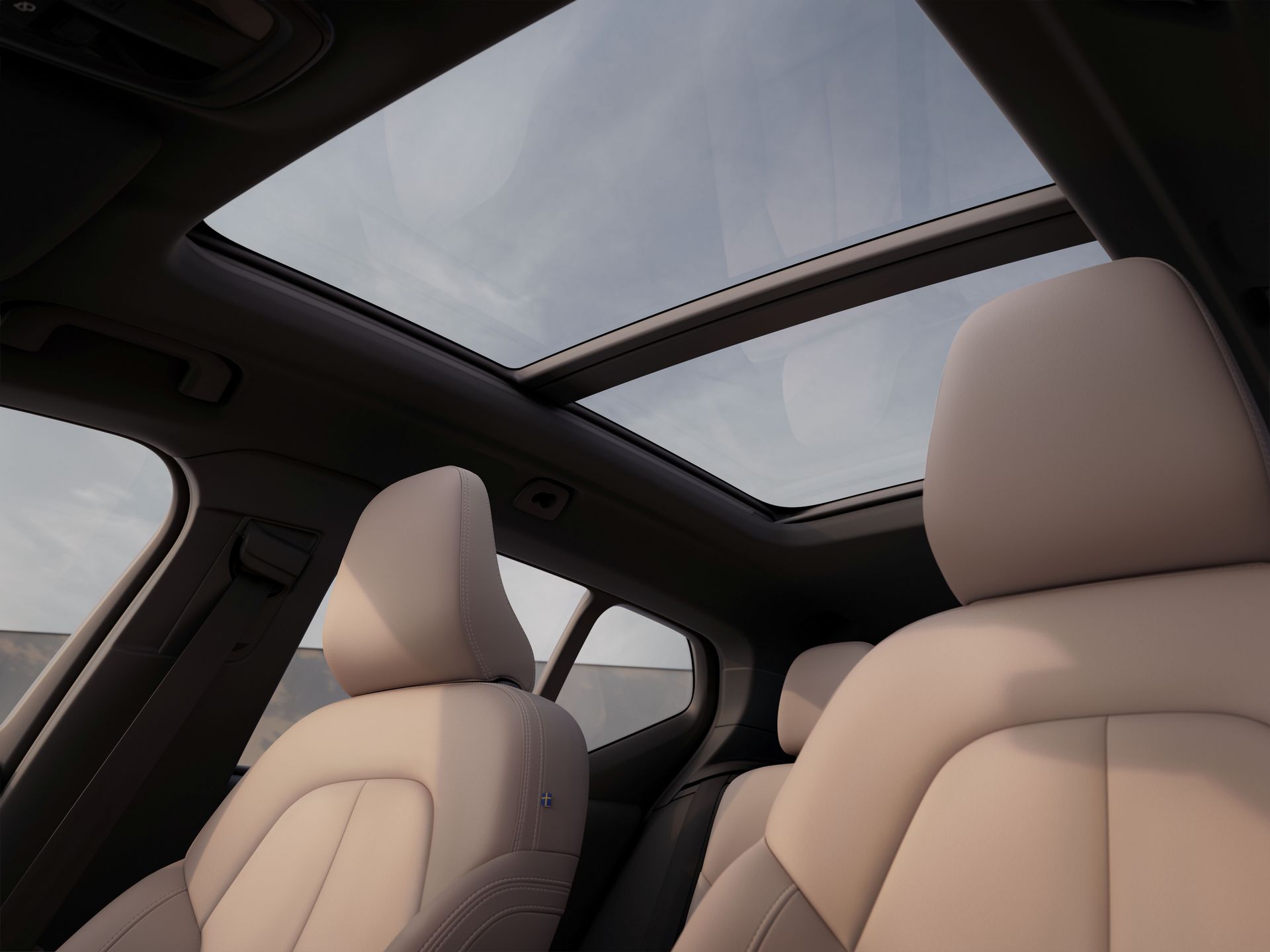 The_New_Volvo_XC40_Interior_Panoramic_Roof