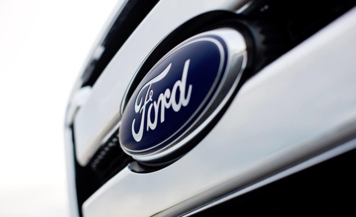 2011-ford-badge-photo