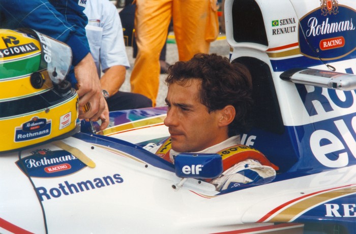 senna ayrton senna foto dal film 241 700x461 Ayrton Senna: 20 χρόνια χωρίς τον θεό της F1